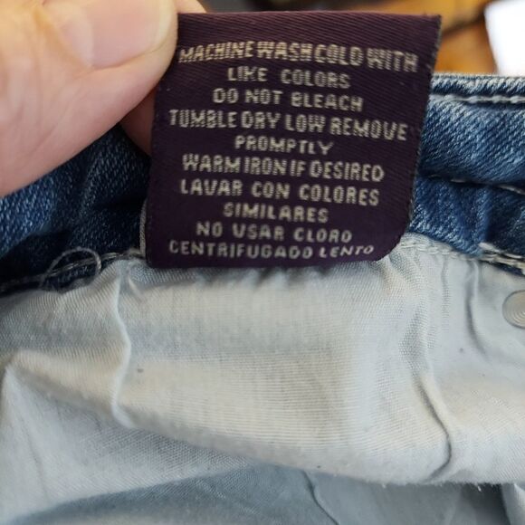 Vigoss Distressed Capri jeans - Picture 7 of 8